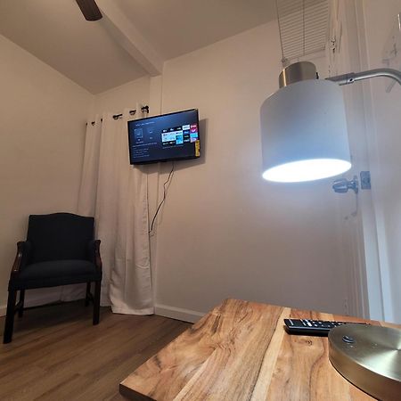 One Room In A Renovated Duplex House Near Fsu Tallahassee Esterno foto